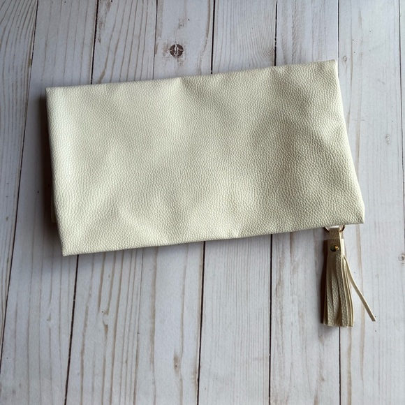 Rachel Miriam Elegant Cream Clutch Bag with Tassel and Zipper Closure - Picture 6 of 8